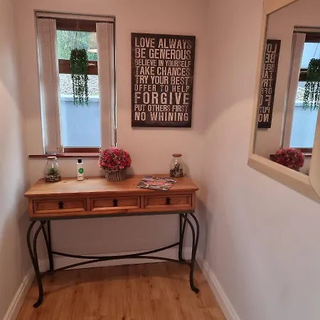 Ardaravan Townhouse, By Wild Atlantic Wanderer Сasa de vacaciones *