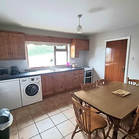 Ardaravan Townhouse, By Wild Atlantic Wanderer *