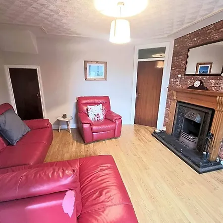 Ardaravan Townhouse, By Wild Atlantic Wanderer Holiday home