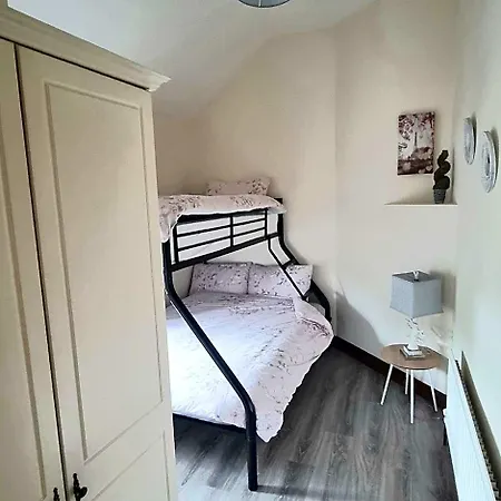 Ardaravan Townhouse, By Wild Atlantic Wanderer Holiday home